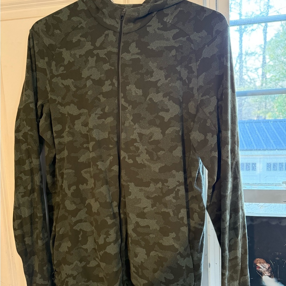 Lululemon Men's Size XL Camo Surge Warm Full Zip Hooded Activewear Jacket